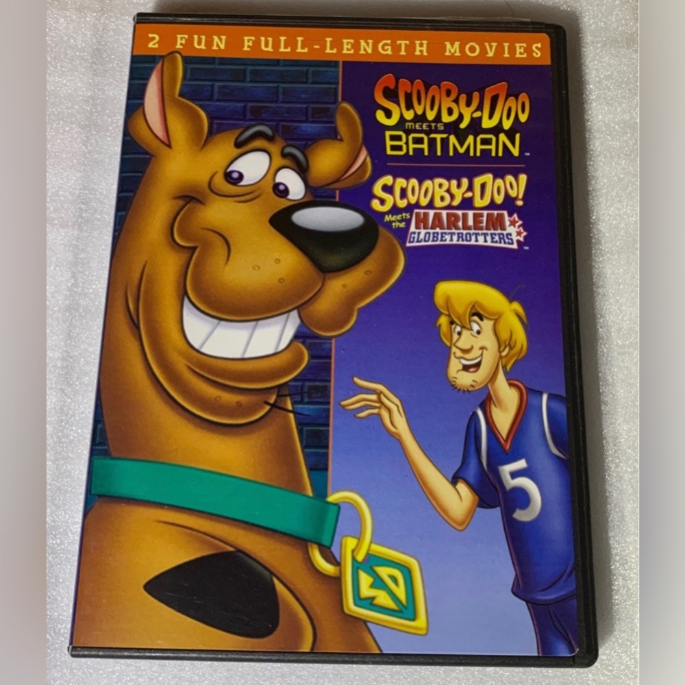 #M005 DVD 2 Movies: "Scooby-Doo! Meets Batman" + "...Meets Harlem Globetrotters"